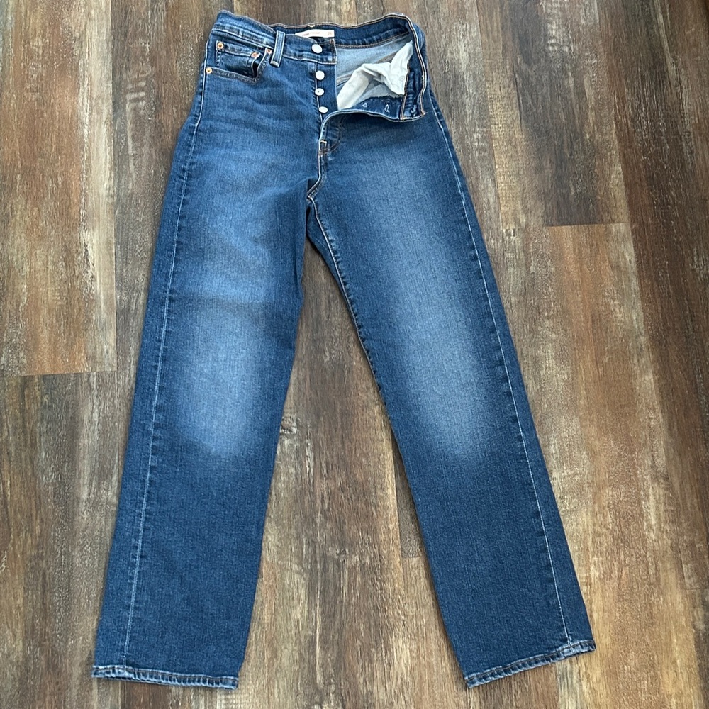 Levi's Women's Classic Straight Denim Jeans